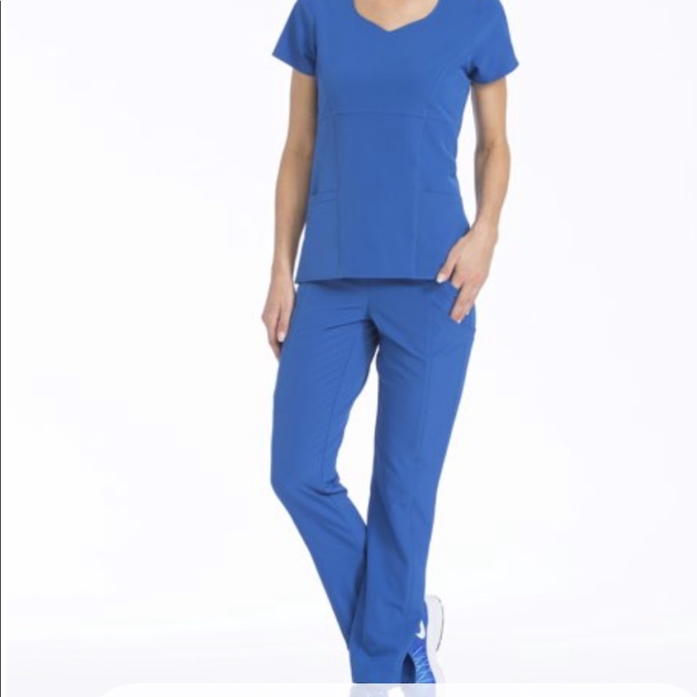 Royal blue xs scrub set, worn once, excellent condition in royal blue